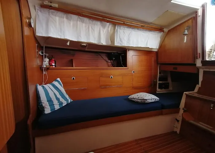 Ботель Cozy Sailboat In Barcelona!! No Showers