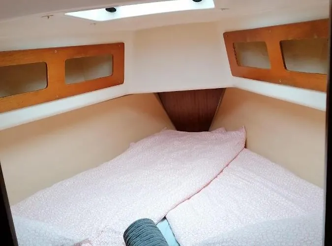 Ботель Cozy Sailboat In Barcelona!! No Showers