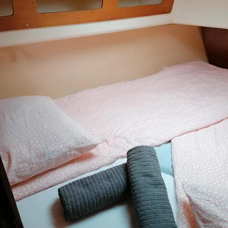 Cozy Sailboat In Barcelona!! No Showers Botel Sant Adria de Besos